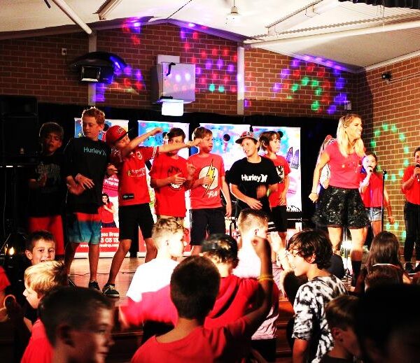 primary-school-disco-event-kids-entertainer